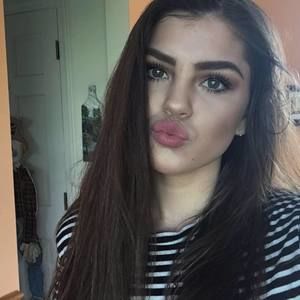 Meet your Posher, Marisa